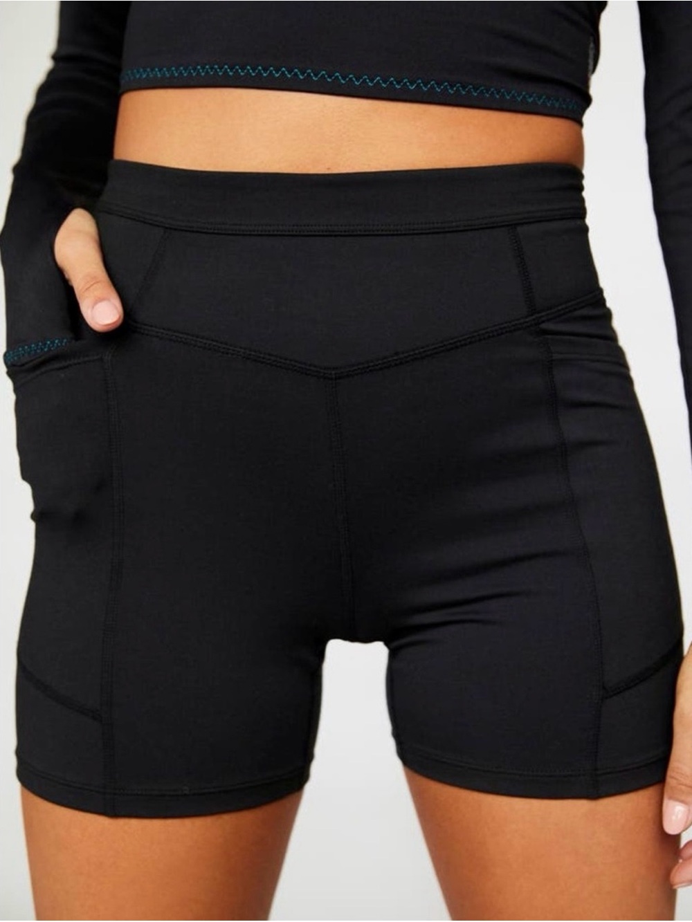 Free people movement black Odessa 4” side pockets shorts size XS